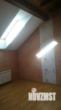 Коттедж 270м², 3-этажный, участок 11 сот.  