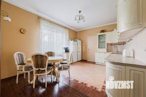 Коттедж 232м², 2-этажный, участок 10 сот.  