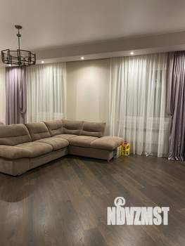 Коттедж 270м&sup2;, 2-этажный, участок 7 сот.  