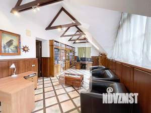 Дом 860м², 3-этажный, участок 14 сот.  