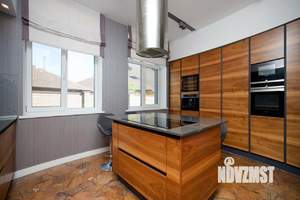 Коттедж 385м&sup2;, 2-этажный, участок 11 сот.  