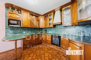 Таунхаус 251м², 4-этажный, участок 3 сот.  