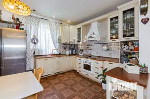 Таунхаус 270м², 3-этажный, участок 4 сот.  