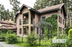 Коттедж 444м², 3-этажный, участок 15 сот.  