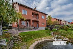 Коттедж 500м&sup2;, 3-этажный, участок 12 сот.  