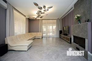 Коттедж 385м&sup2;, 2-этажный, участок 11 сот.  