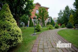 Коттедж 365м², 3-этажный, участок 11 сот.  