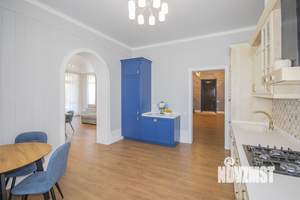 Дом 250м&sup2;, 2-этажный, участок 10 сот.  