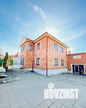 Коттедж 280м², 2-этажный, участок 10 сот.  