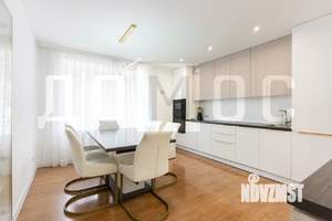 Коттедж 330м², 3-этажный, участок 10 сот.  