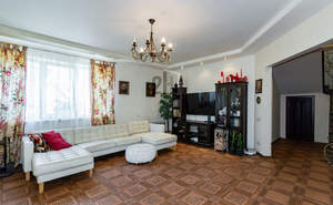 Дом 270м&sup2;, 3-этажный, участок 4 сот.  