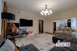 Коттедж 253м², 2-этажный, участок 10 сот.  
