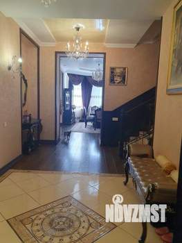 Коттедж 726м&sup2;, 3-этажный, участок 25 сот.  