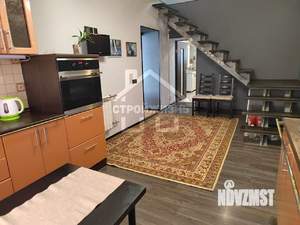 Дом 256м², 2-этажный, участок 10 сот.  