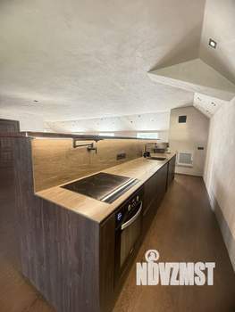 Коттедж 305м², 3-этажный, участок 13 сот.  