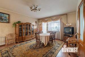 Коттедж 253м², 3-этажный, участок 11 сот.  