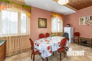 Коттедж 400м², 2-этажный, участок 20 сот.  
