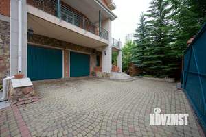 Коттедж 365м², 3-этажный, участок 11 сот.  