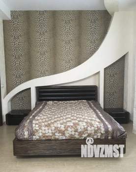 Дом 345м&sup2;, 3-этажный, участок 10 сот.  