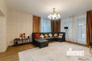 Коттедж 253м², 2-этажный, участок 10 сот.  