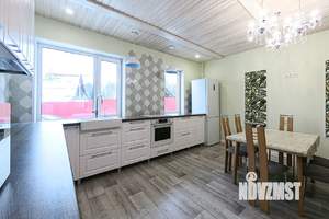Дом 232м², 3-этажный, участок 19 сот.  
