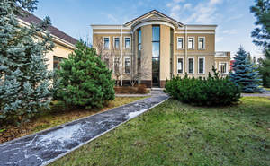 Дом 1200м², 3-этажный, участок 16 сот.  