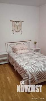 Коттедж 280м², 2-этажный, участок 10 сот.  
