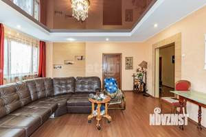 Коттедж 400м², 2-этажный, участок 20 сот.  