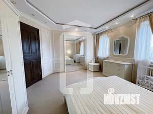 Дом 860м², 3-этажный, участок 14 сот.  