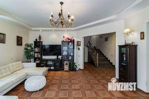 Таунхаус 270м², 3-этажный, участок 4 сот.  