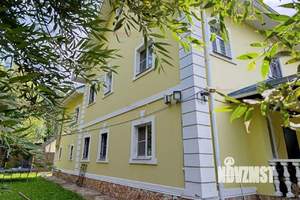 Коттедж 399м², 3-этажный, участок 10 сот.  