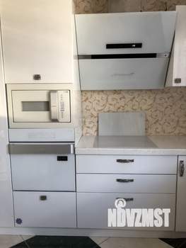 Дом 345м&sup2;, 3-этажный, участок 10 сот.  