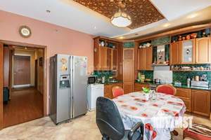 Коттедж 400м², 2-этажный, участок 20 сот.  