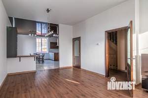 Коттедж 490м², 2-этажный, участок 10 сот.  