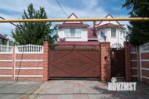 Коттедж 220м², 2-этажный, участок 25 сот.  