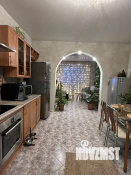 Коттедж 300м², 2-этажный, участок 13 сот.  