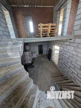 Коттедж 304м², 3-этажный, участок 8 сот.  