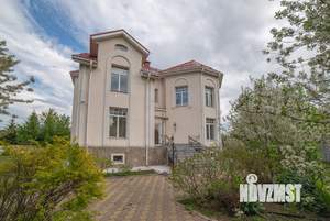 Коттедж 504м², 2-этажный, участок 31 сот.  