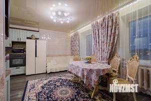 Коттедж 240м², 3-этажный, участок 10 сот.  