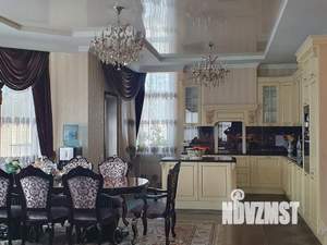 Коттедж 726м&sup2;, 3-этажный, участок 25 сот.  