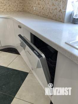 Дом 345м&sup2;, 3-этажный, участок 10 сот.  