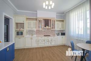 Дом 250м², 2-этажный, участок 10 сот.  