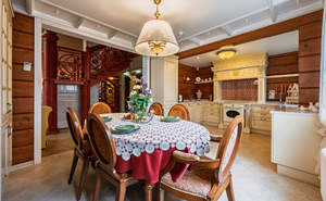 Дом 220м², 2-этажный, участок 19 сот.  