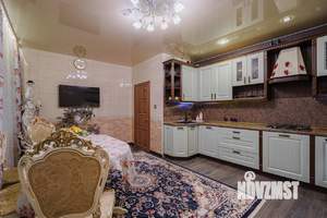 Коттедж 240м², 3-этажный, участок 10 сот.  