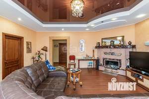 Коттедж 400м², 2-этажный, участок 20 сот.  