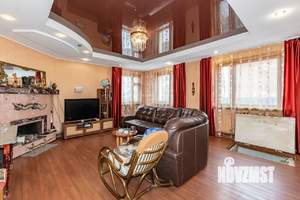 Коттедж 400м², 2-этажный, участок 20 сот.  