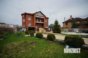 Коттедж 610м&sup2;, 3-этажный, участок 10 сот.  