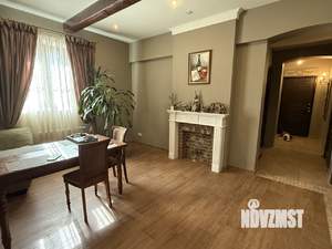 Коттедж 264м², 3-этажный, участок 7 сот.  