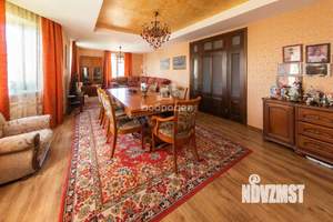 Коттедж 298м&sup2;, 3-этажный, участок 9 сот.  