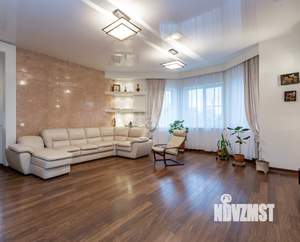 Дом 337м&sup2;, 2-этажный, участок 11 сот.  